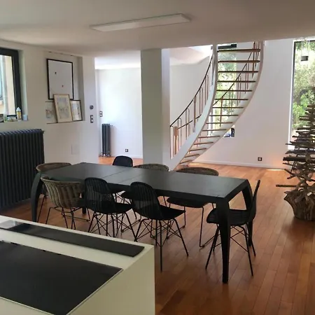 וילה L' Arbouseraie